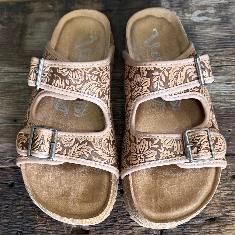Very G Floral Tan Sandals size 8.5